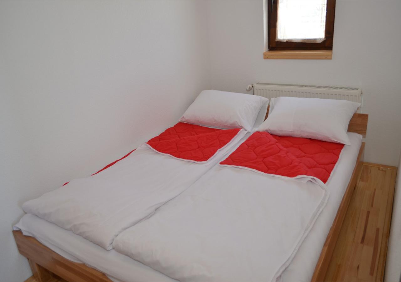 Konoba Ognjiste Bed & Breakfast Sokolac  Bagian luar foto