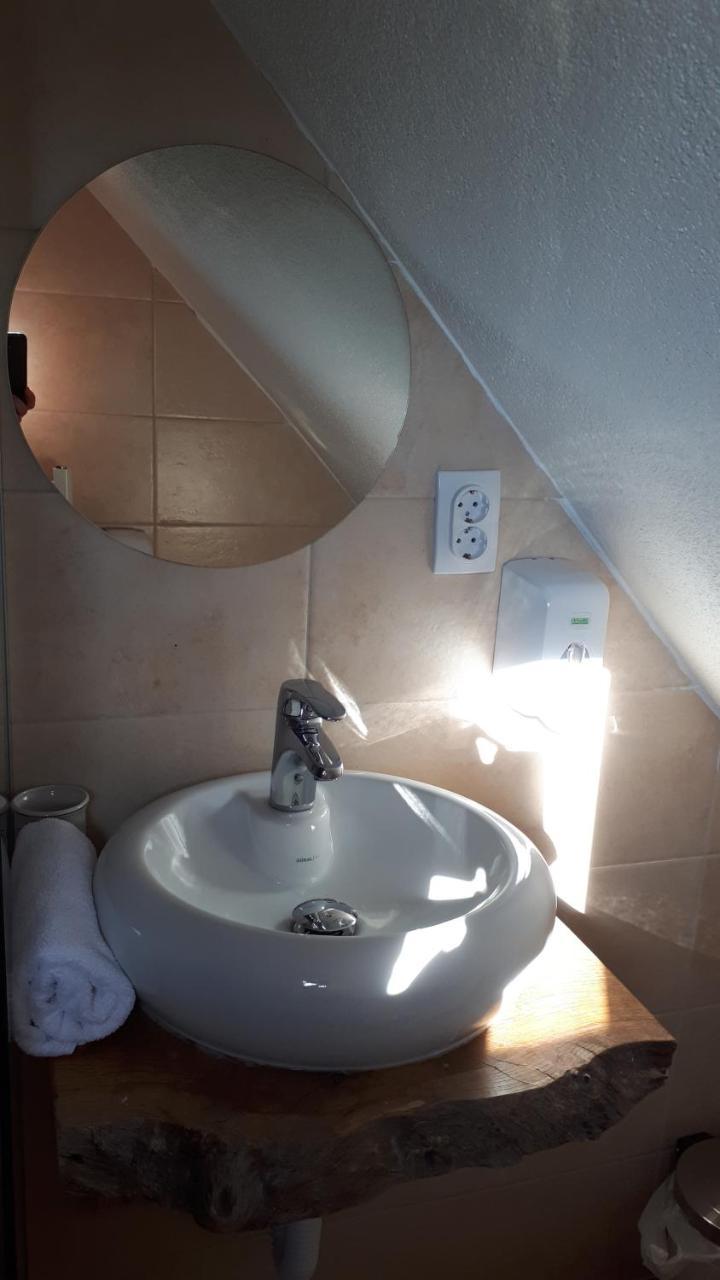 Konoba Ognjiste Bed & Breakfast Sokolac  Bagian luar foto