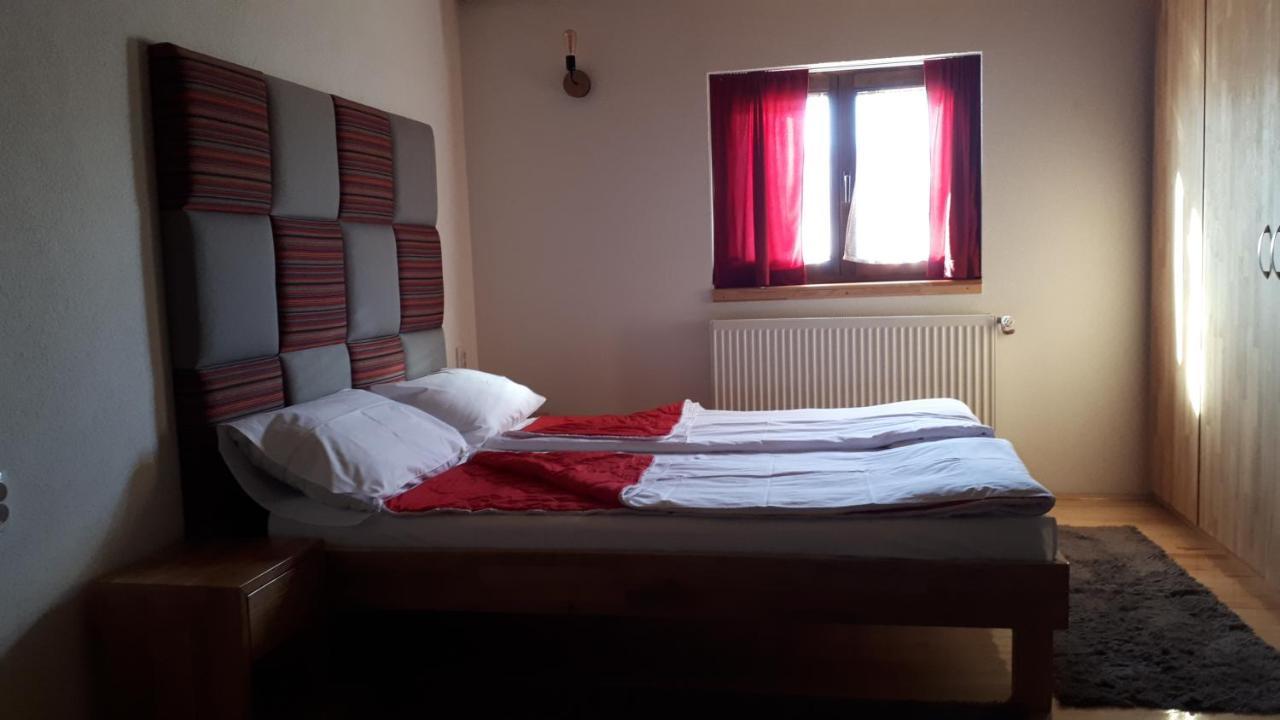 Konoba Ognjiste Bed & Breakfast Sokolac  Bagian luar foto