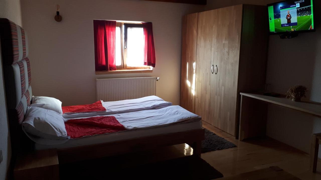 Konoba Ognjiste Bed & Breakfast Sokolac  Bagian luar foto