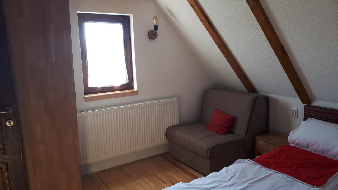 Konoba Ognjiste Bed & Breakfast Sokolac  Bagian luar foto