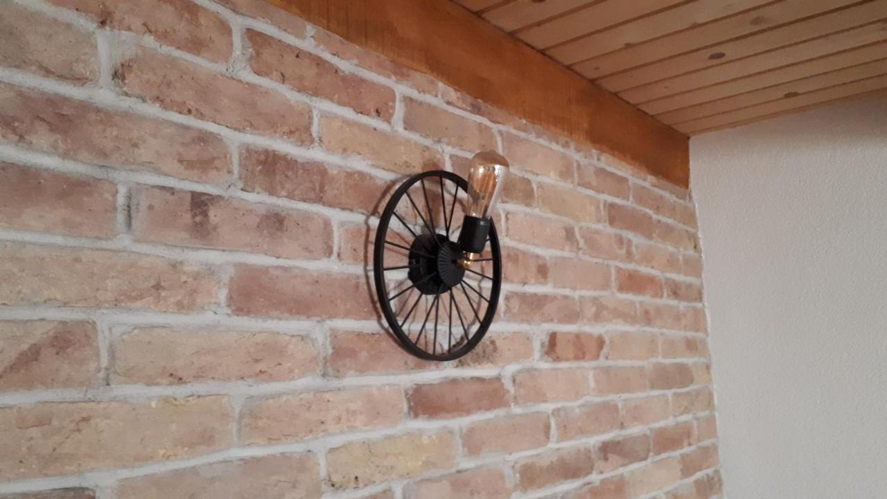 Konoba Ognjiste Bed & Breakfast Sokolac  Bagian luar foto