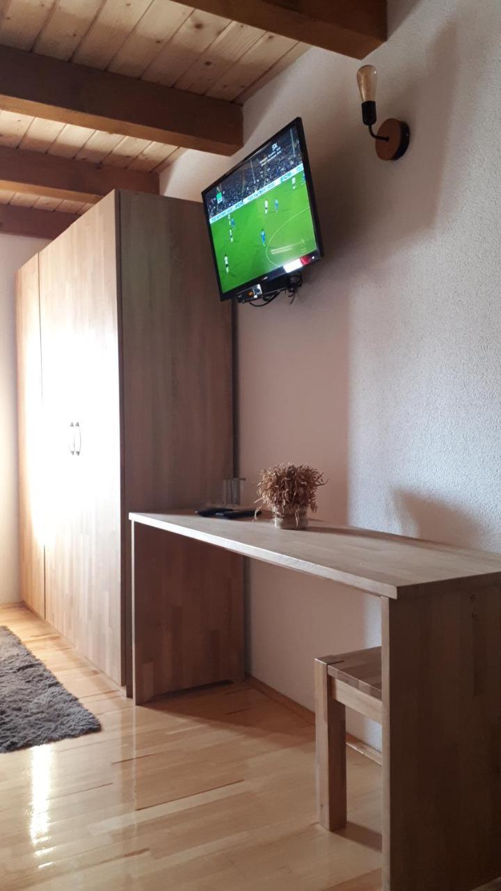 Konoba Ognjiste Bed & Breakfast Sokolac  Bagian luar foto