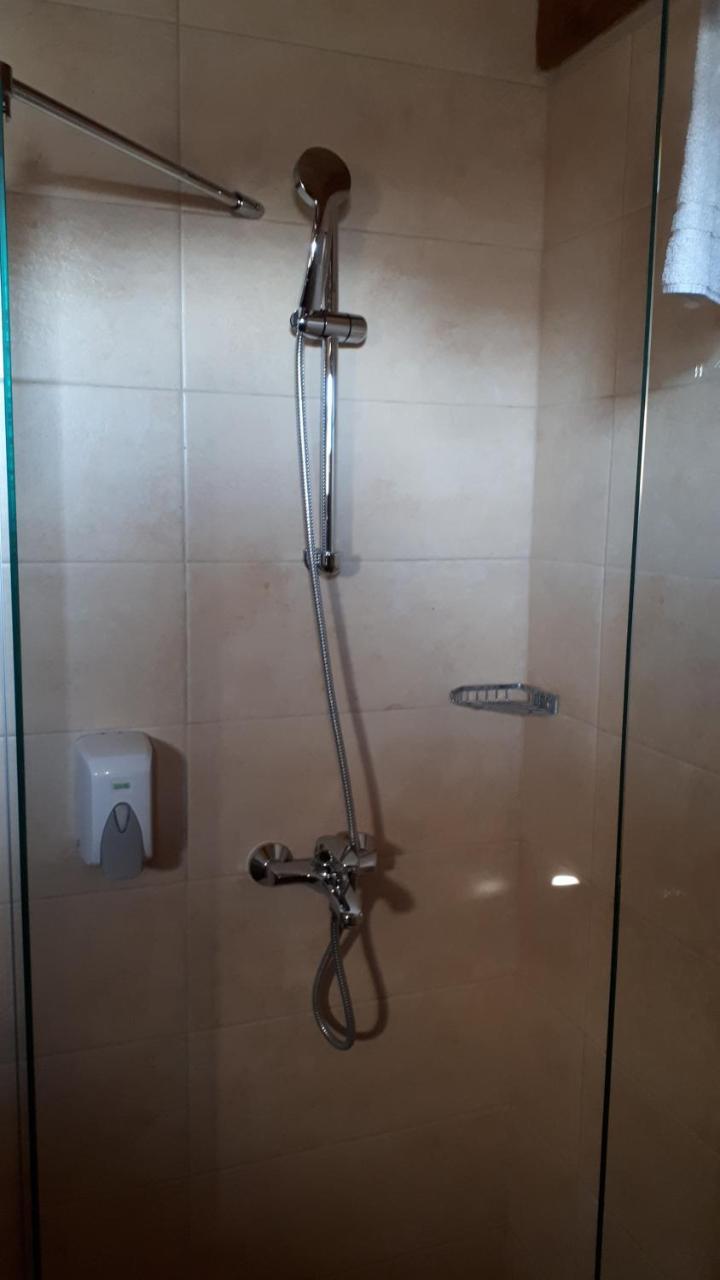 Konoba Ognjiste Bed & Breakfast Sokolac  Bagian luar foto