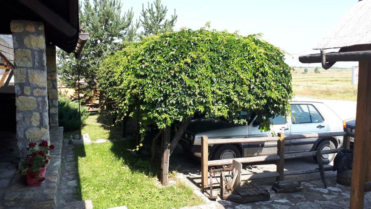 Konoba Ognjiste Bed & Breakfast Sokolac  Bagian luar foto