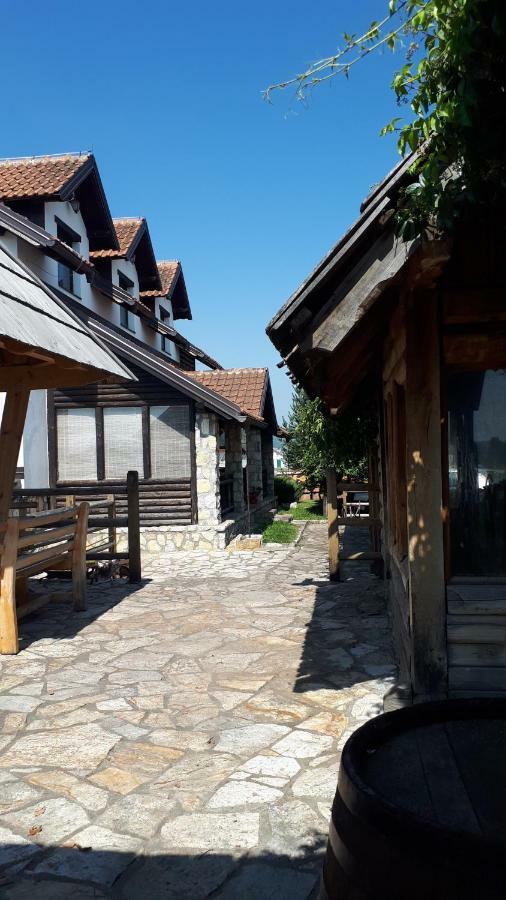 Konoba Ognjiste Bed & Breakfast Sokolac  Bagian luar foto