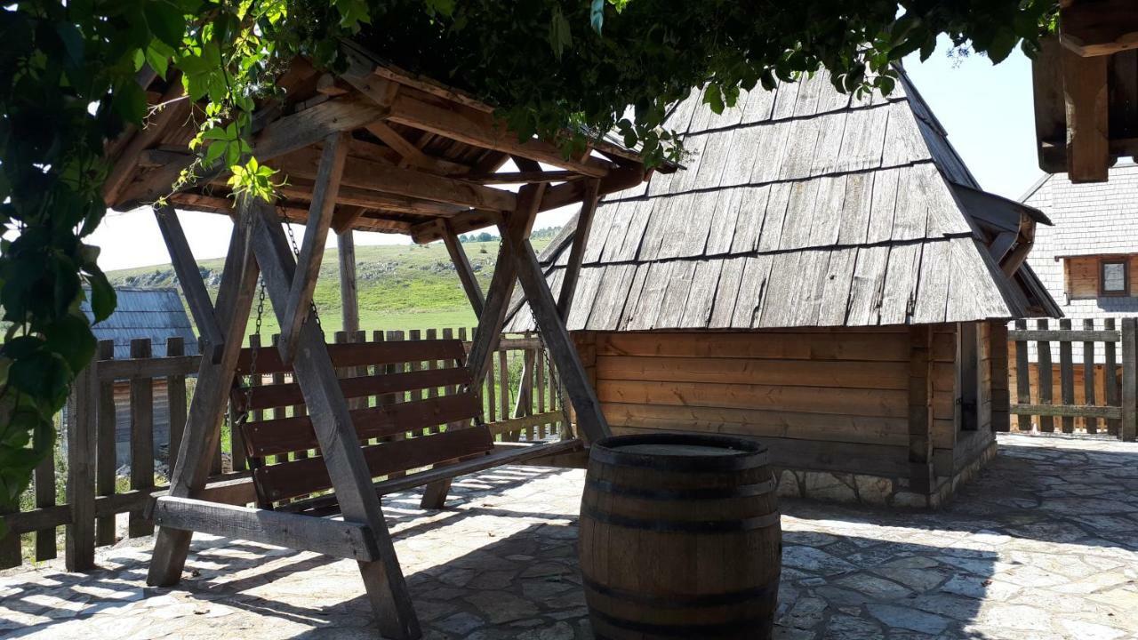 Konoba Ognjiste Bed & Breakfast Sokolac  Bagian luar foto