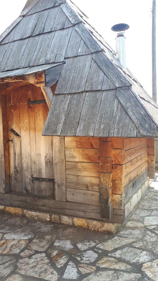 Konoba Ognjiste Bed & Breakfast Sokolac  Bagian luar foto