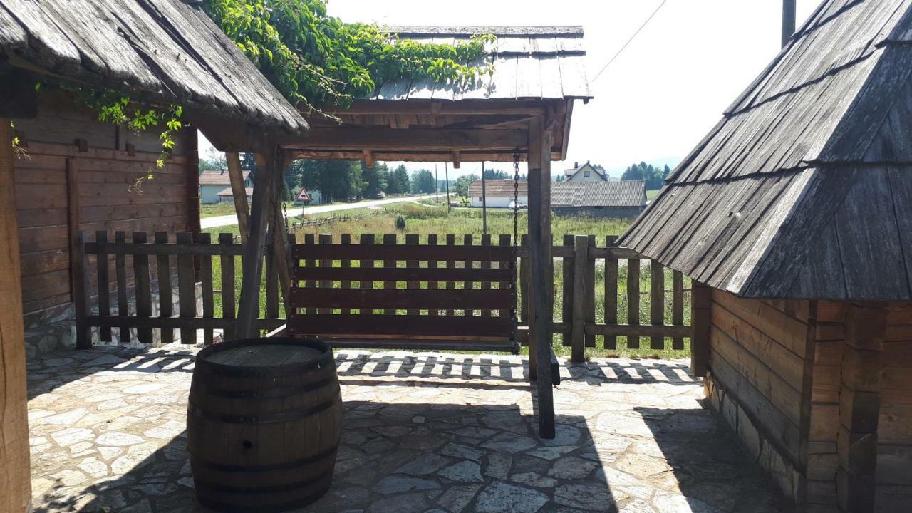 Konoba Ognjiste Bed & Breakfast Sokolac  Bagian luar foto